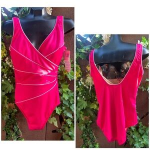🆕 Miraclesuit RED coral 🪸 Women's LINED & figure flattering one piece size 14
